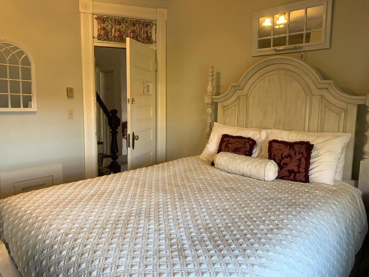 Haterleigh Heritage Inn Victoria Esterno foto