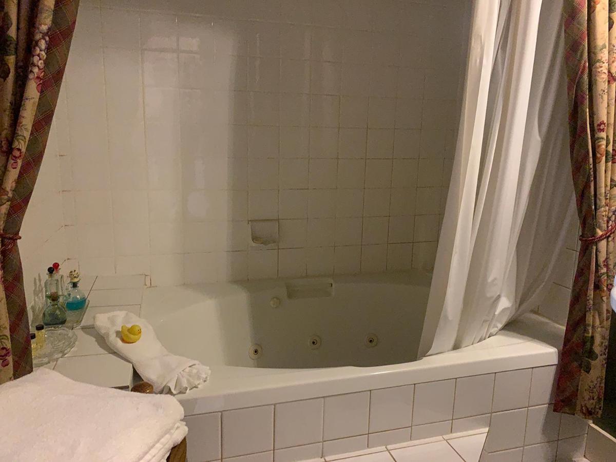 Haterleigh Heritage Inn Victoria Esterno foto