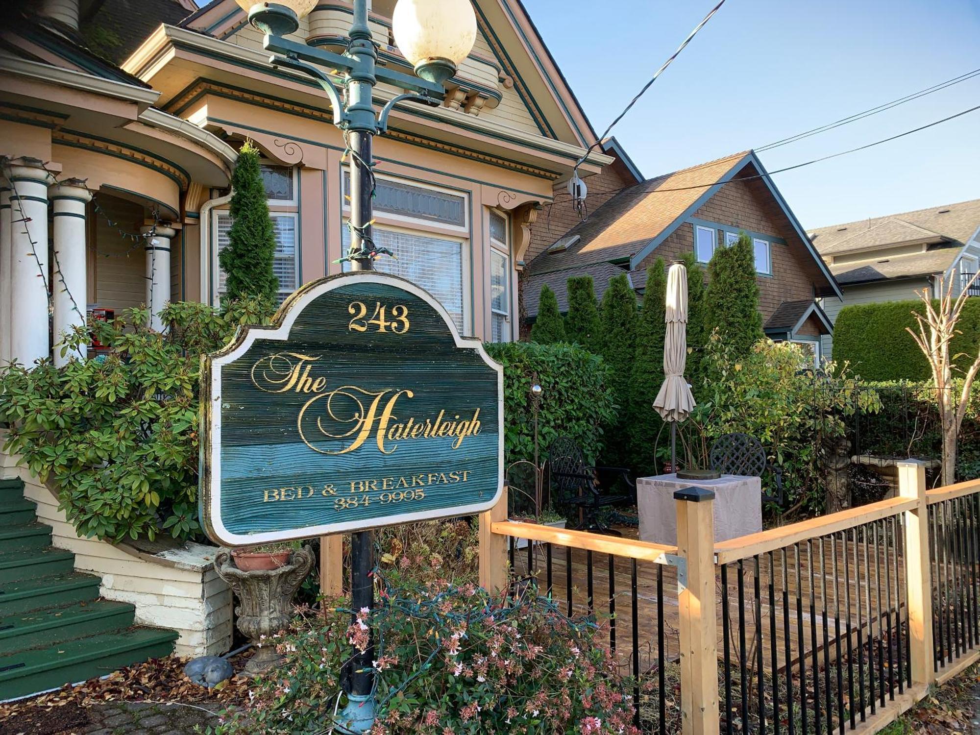 Haterleigh Heritage Inn Victoria Esterno foto