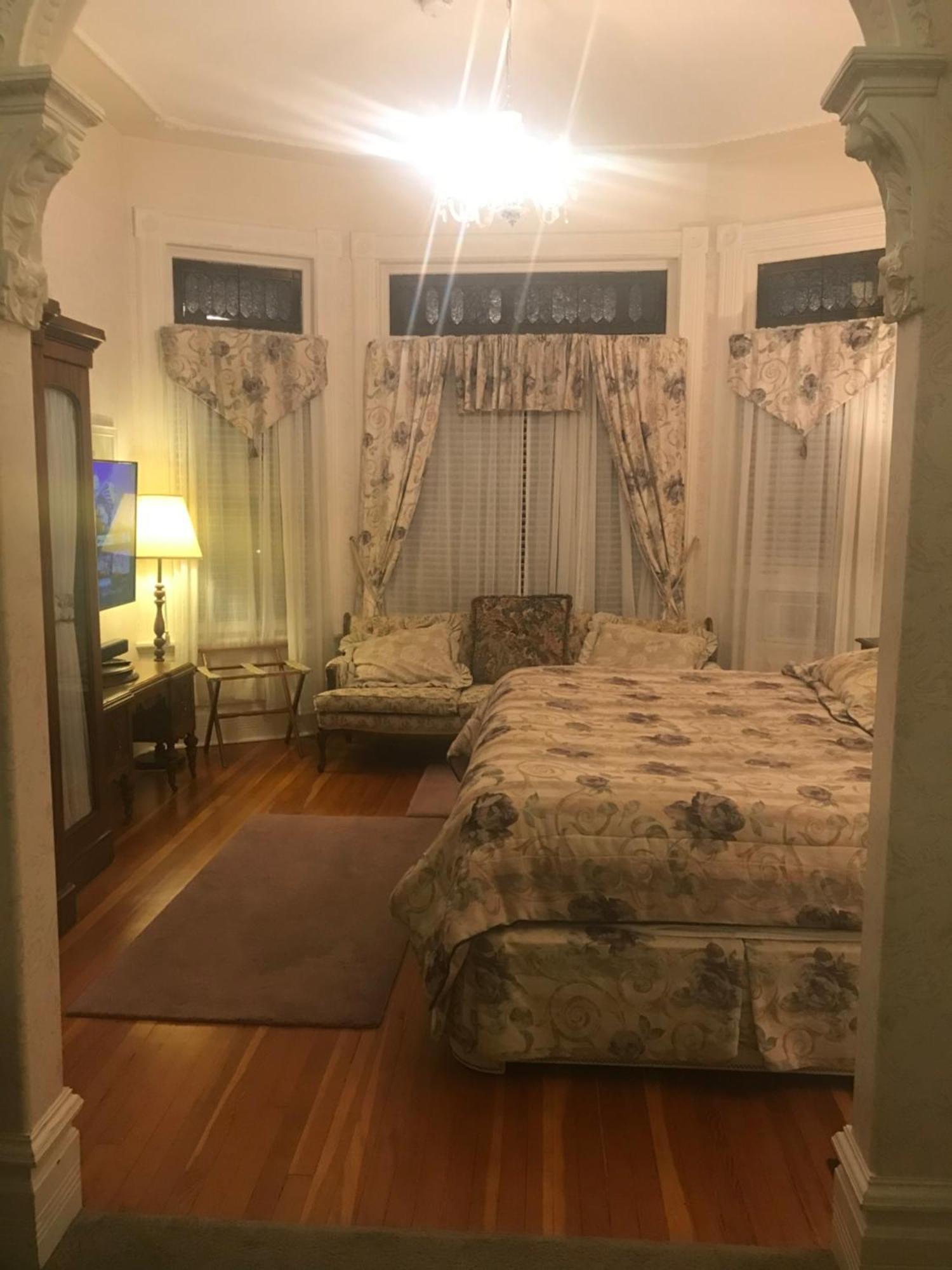 Haterleigh Heritage Inn Victoria Esterno foto