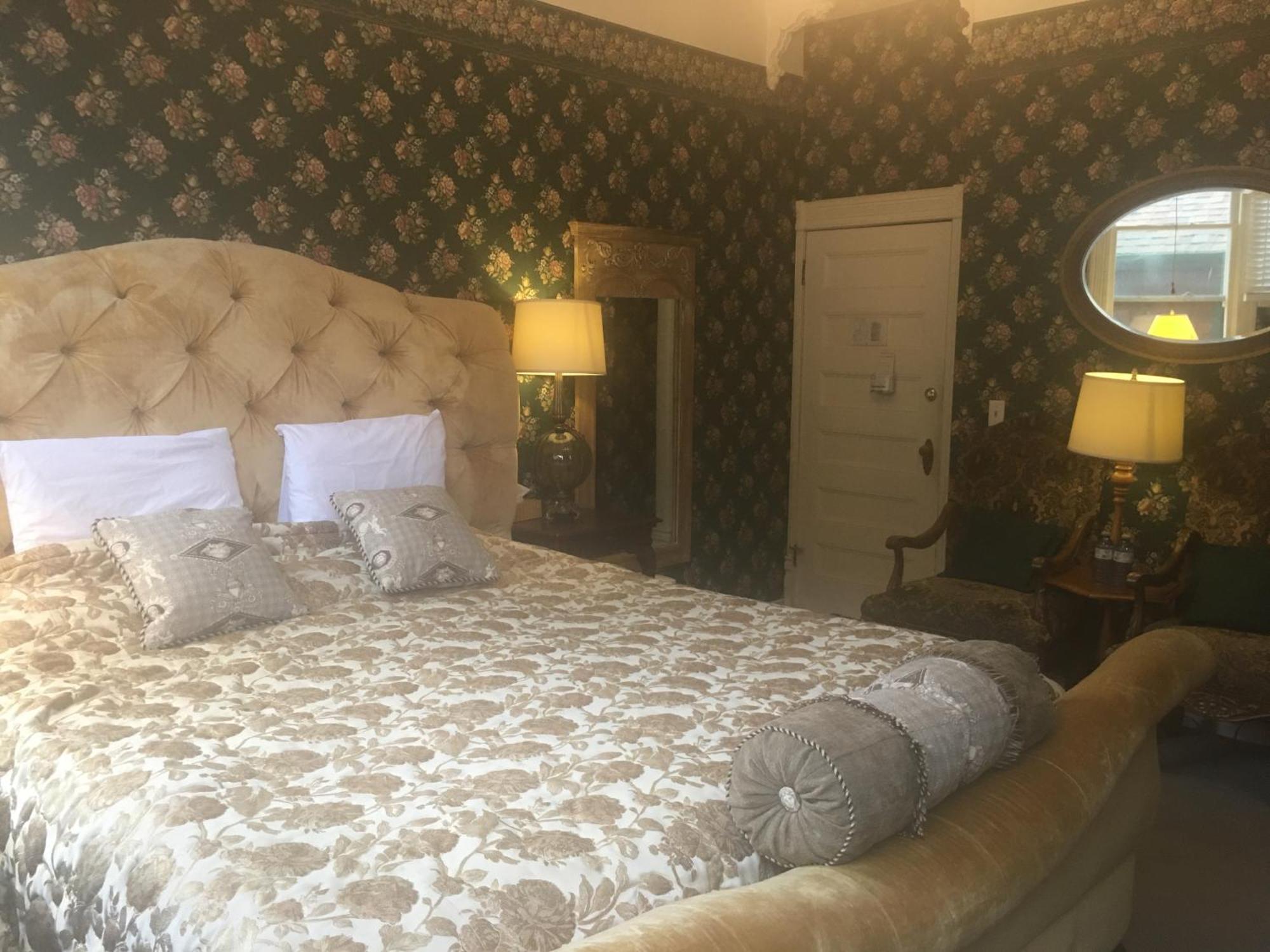 Haterleigh Heritage Inn Victoria Esterno foto