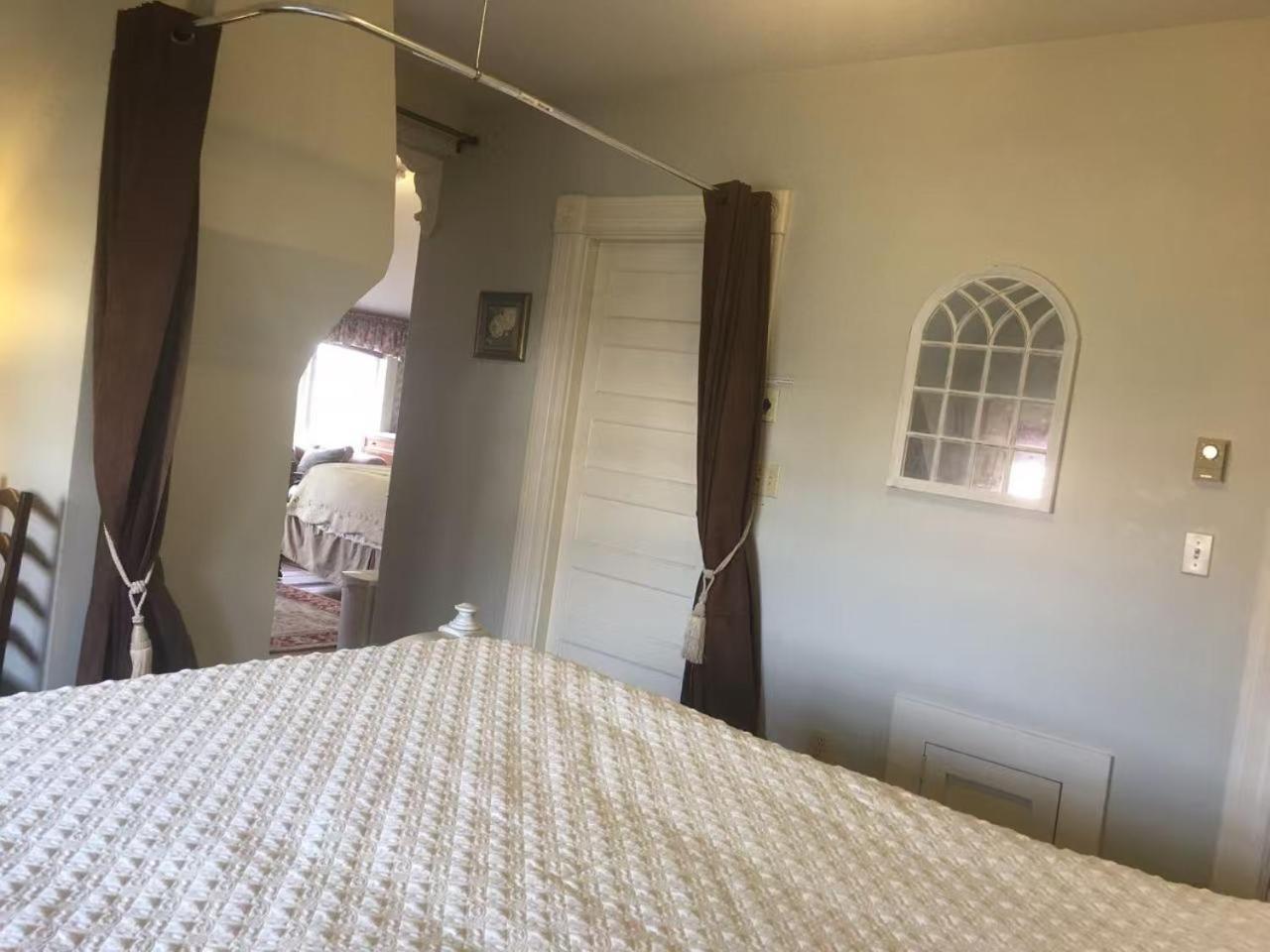 Haterleigh Heritage Inn Victoria Esterno foto