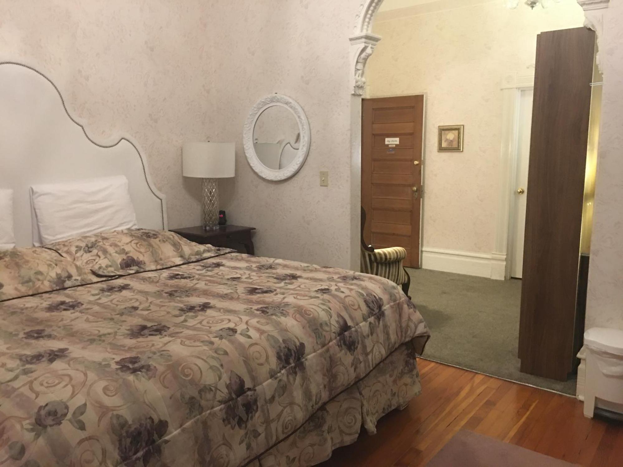 Haterleigh Heritage Inn Victoria Esterno foto